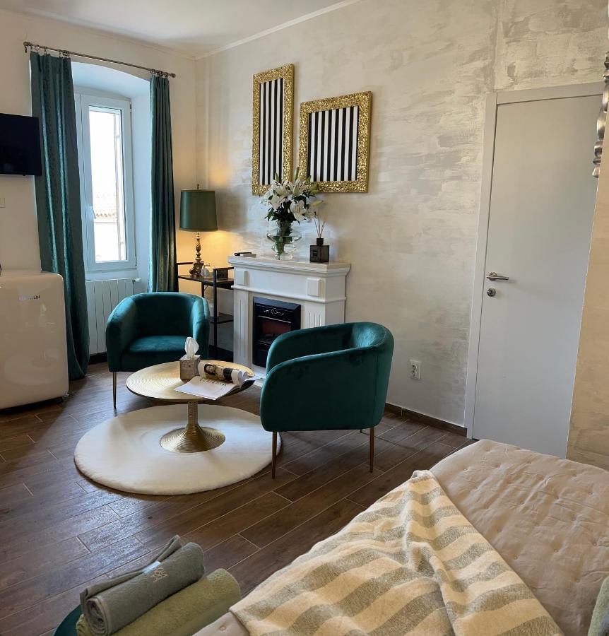 La Dolce Vita Luxury II Apartments With Best Free Private Parking In Center Pula Dış mekan fotoğraf