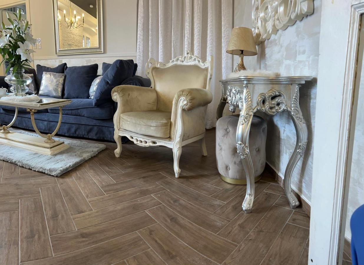 La Dolce Vita Luxury II Apartments With Best Free Private Parking In Center Pula Dış mekan fotoğraf