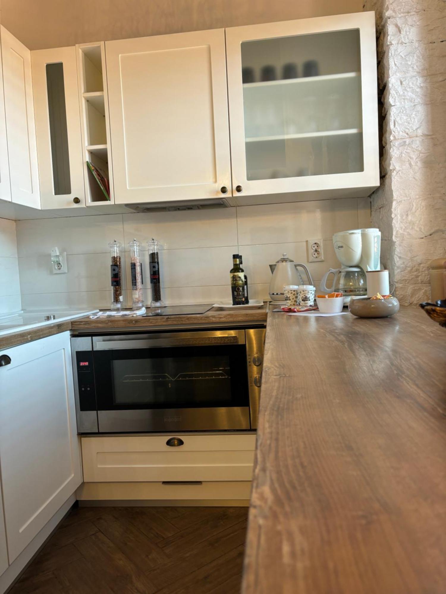 La Dolce Vita Luxury II Apartments With Best Free Private Parking In Center Pula Dış mekan fotoğraf